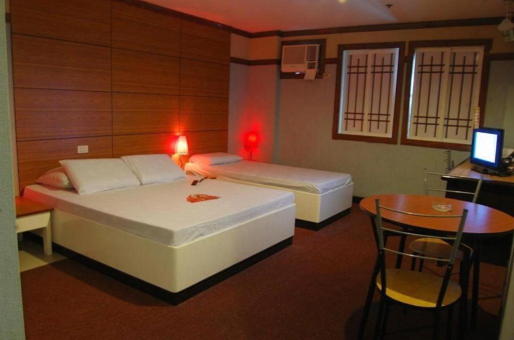 Hotel Sogo Sta Mesa Manille Extérieur photo