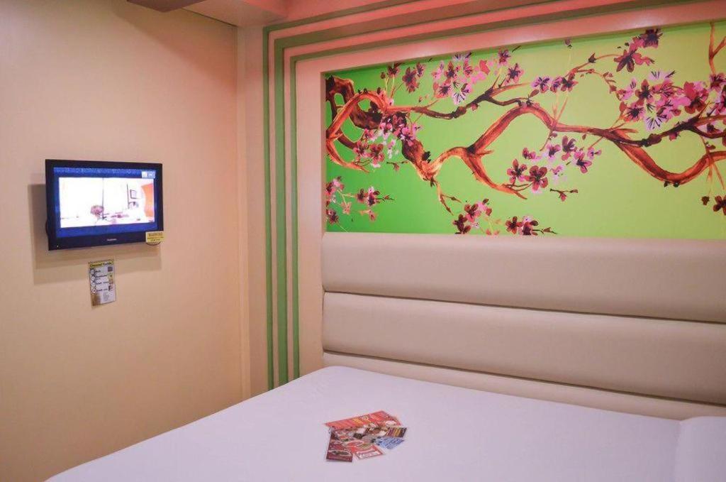 Hotel Sogo Sta Mesa Manille Extérieur photo
