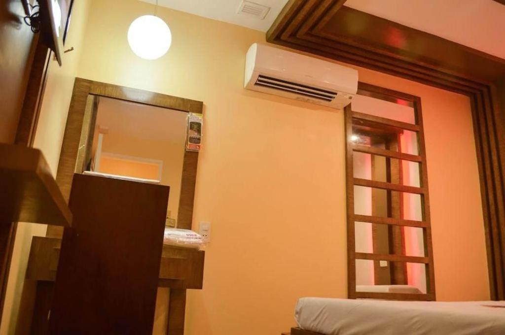 Hotel Sogo Sta Mesa Manille Extérieur photo