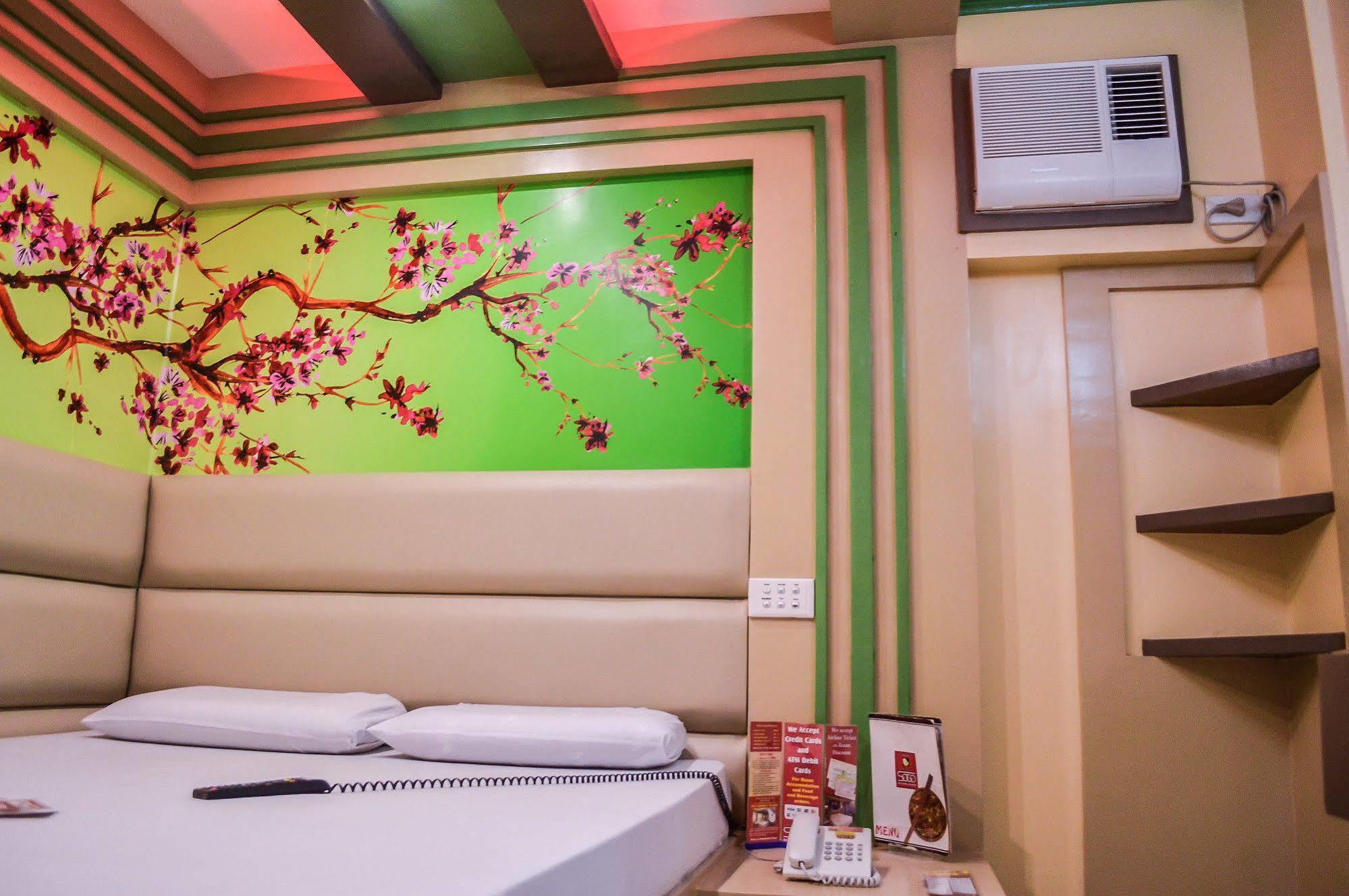 Hotel Sogo Sta Mesa Manille Extérieur photo