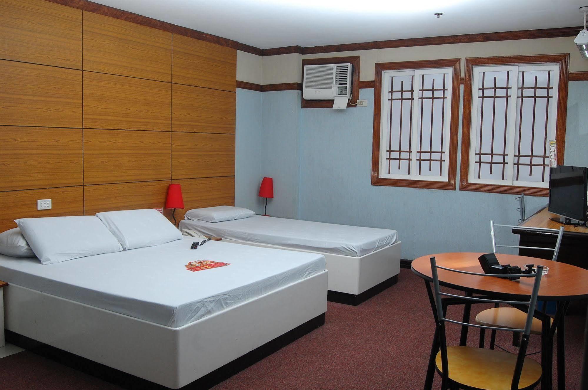 Hotel Sogo Sta Mesa Manille Extérieur photo