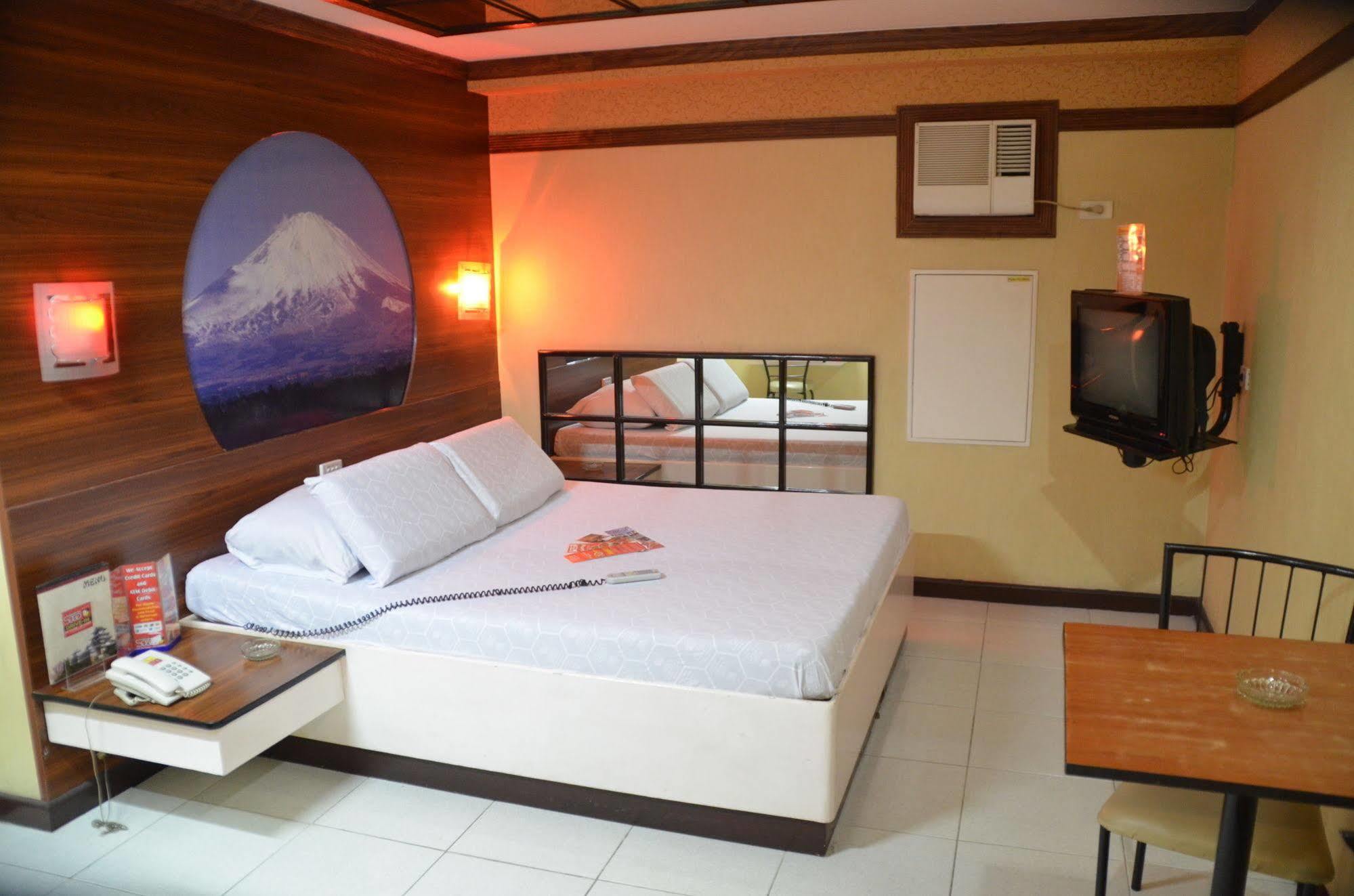 Hotel Sogo Sta Mesa Manille Extérieur photo