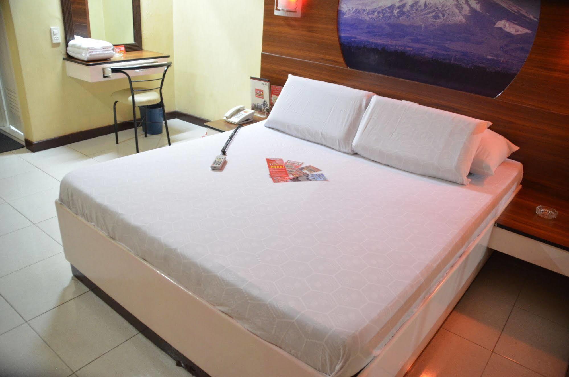 Hotel Sogo Sta Mesa Manille Extérieur photo