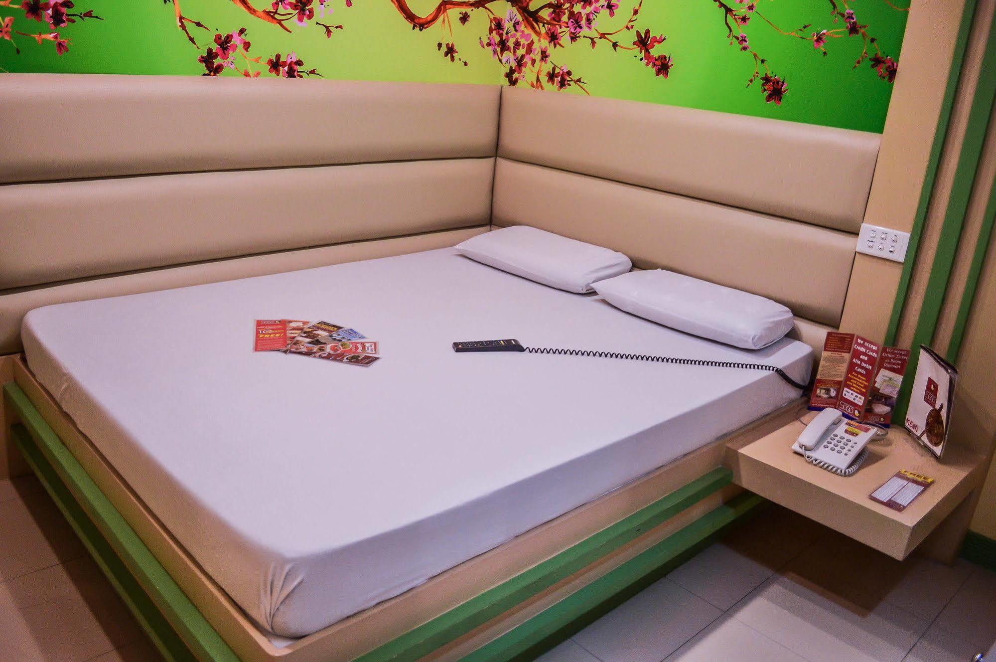 Hotel Sogo Sta Mesa Manille Extérieur photo