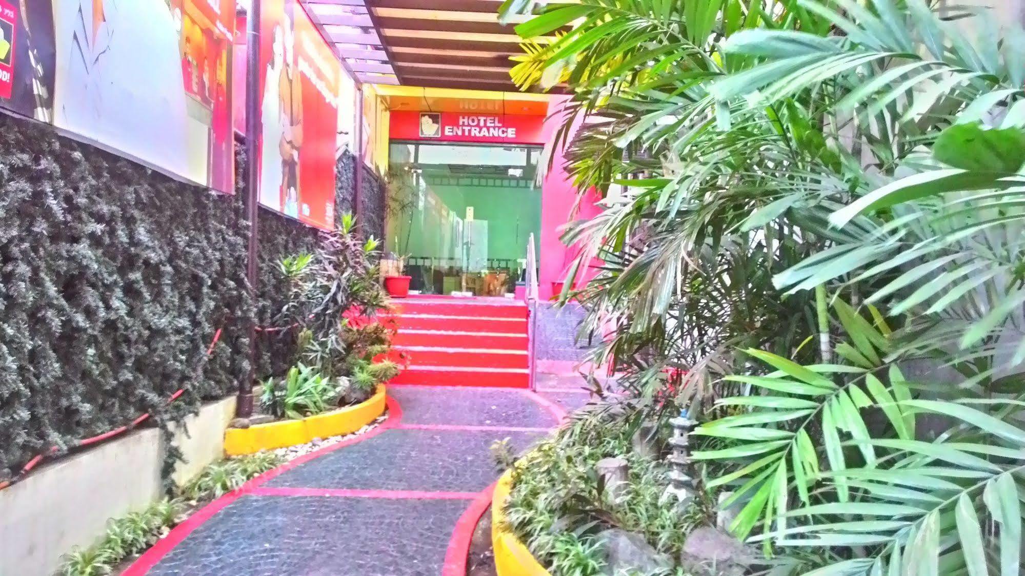 Hotel Sogo Sta Mesa Manille Extérieur photo
